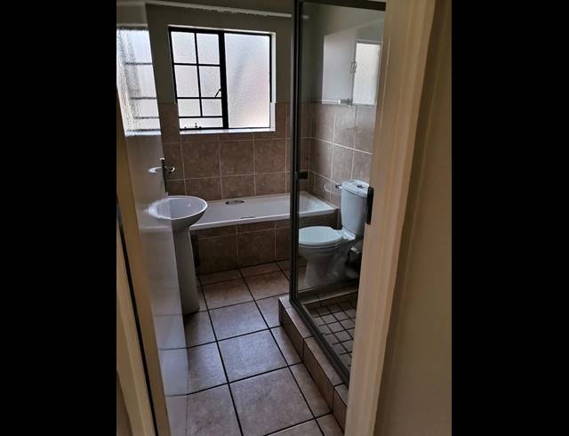 3 BEDROOM TOWNHOUSE FOR SALE IN SONNEVELD